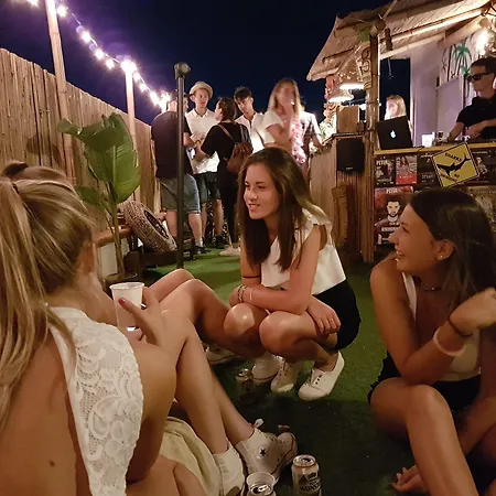 Jammin' & Bar Hostel