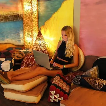 Hostel Jammin' & Bar