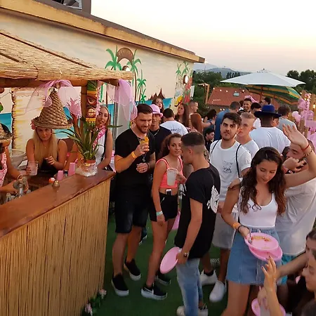 Hostel Jammin' & Bar