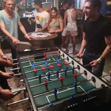 Hostel Jammin' & Bar *